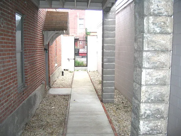 1 bed, 1000 sqft, $1,330 — Photo 2