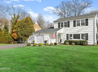 25 Manor Rd, Old Greenwich, CT 06870