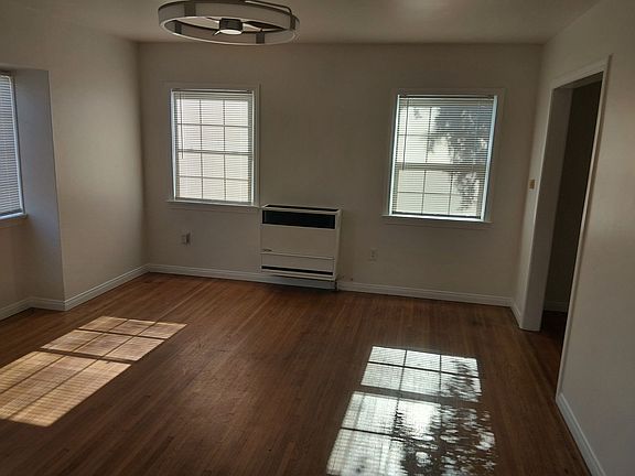 4th image of 1941 Daisy Ave #1949