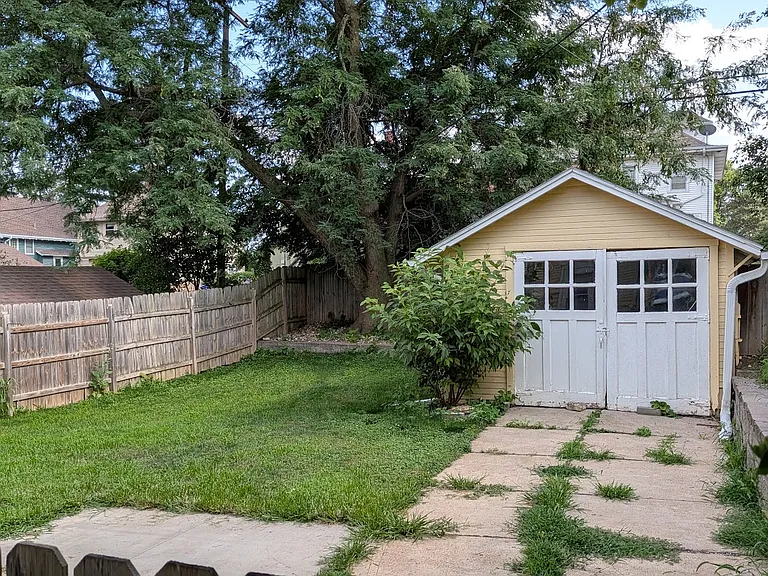 4859 Burt St — Photo 24