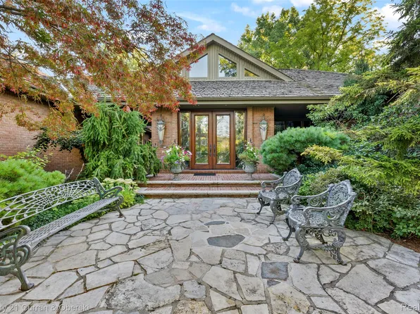 9 W Ln, Dearborn, MI 48124