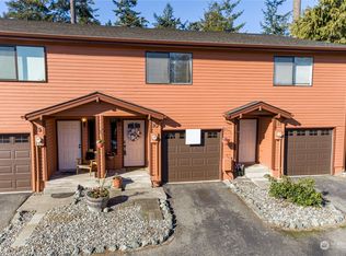 690 NW Atalanta Way APT B10, Oak Harbor, WA