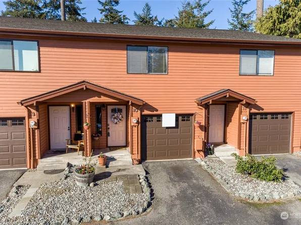 690 NW Atalanta Way #B10, Oak Harbor, WA 98277