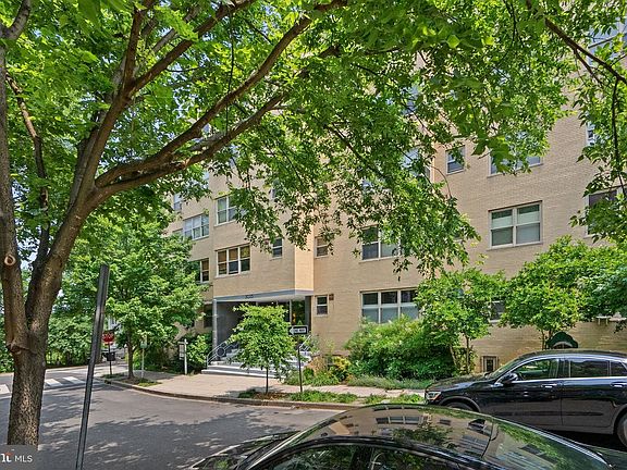 2nd image of 3025 Ontario Rd NW APT 407