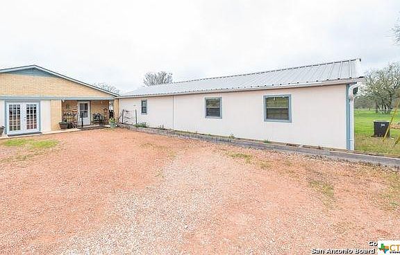 4th image of 1120 Palomino Ln