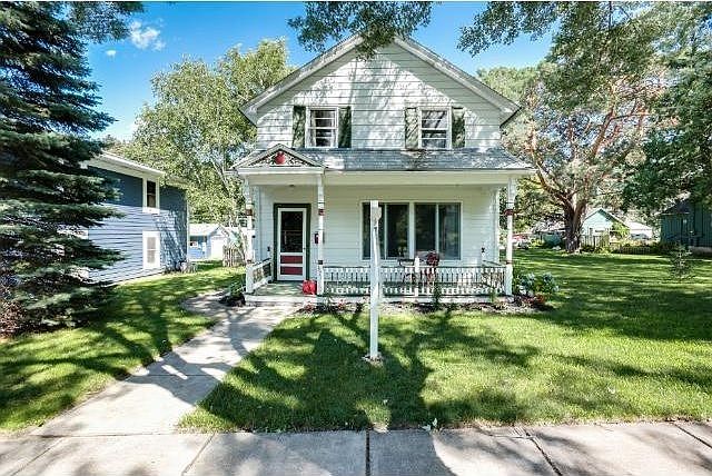 For Sale: 371 5th St N, Bayport, MN 55003