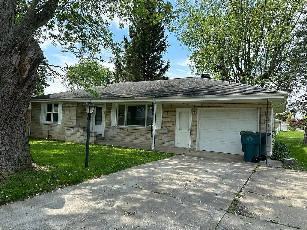 3 bed, 1067 sqft, $1,250 — Photo 2