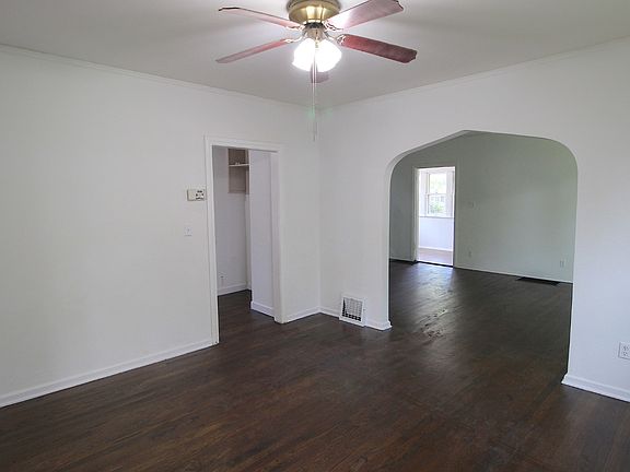 5th image of 434 N Harvard Ave
