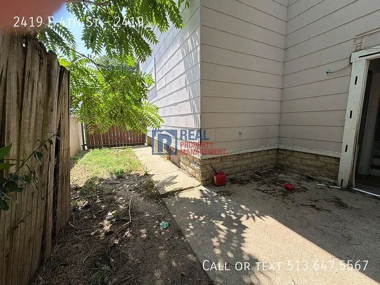 2419 E 4th St #2419 — Photo 18