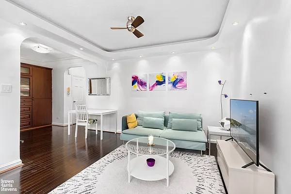 Rented by Brown Harris Stevens | media 7