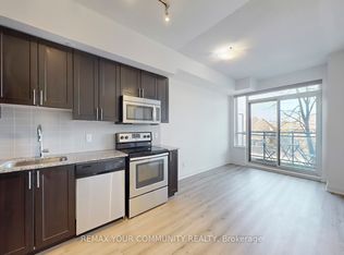 95 N Park Rd #212, Vaughan, ON L4J0J1