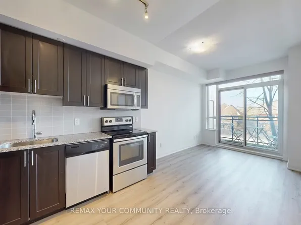 95 N Park Rd #212, Vaughan, ON L4J 0J1