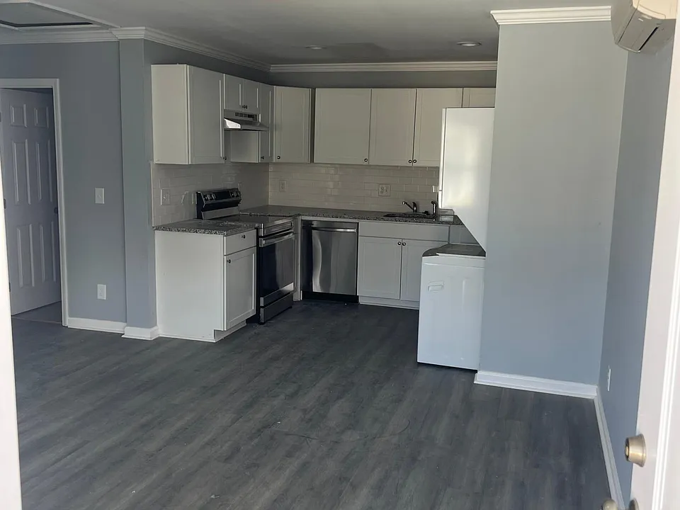 720 Formwalt St SW #1