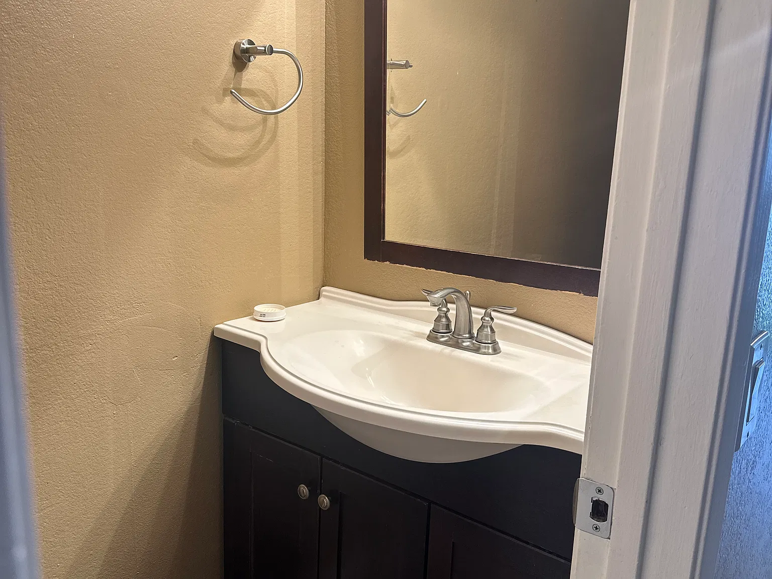 2 bed, 1.5 bath, 982 sqft, $2,500 — Photo 2
