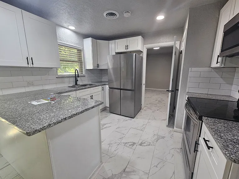 5314 NW Glenn Ave — Photo 4
