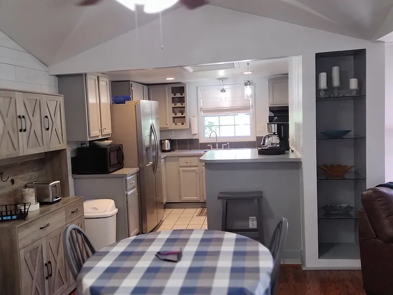 2328 Cedar Ln #B — Photo 8
