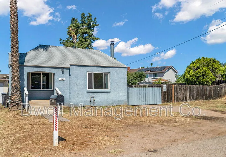 1430 Diamond Ln — Photo 4