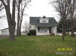 155 Smola Ln, Glen Carbon, IL 62034