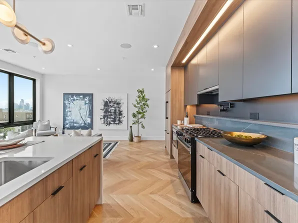 433 Central Avenue image 10 of 36