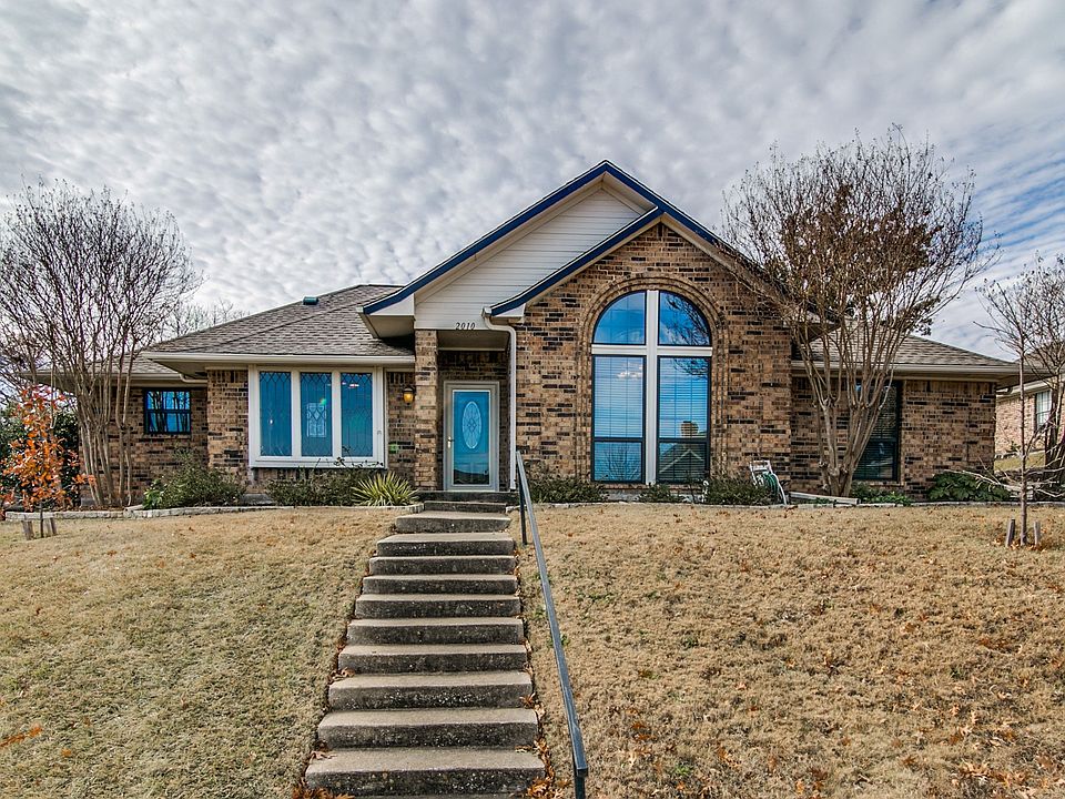 1st image of 2010 Meadowview Dr