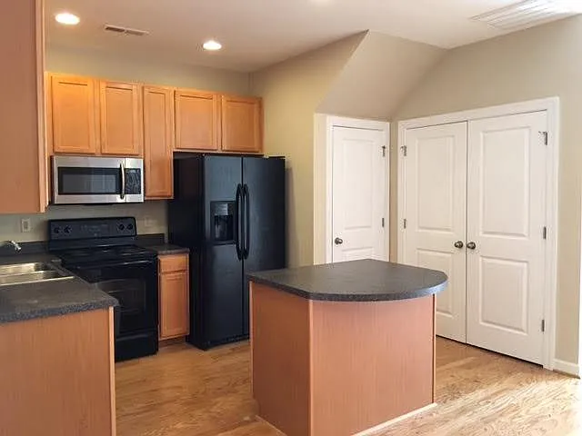 378 Summergate Dr #1 — Photo 6
