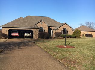 6122 Lyndhurst Dr, Newburgh, IN 47630