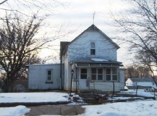 1623 W 2nd St, Perry, IA 50220