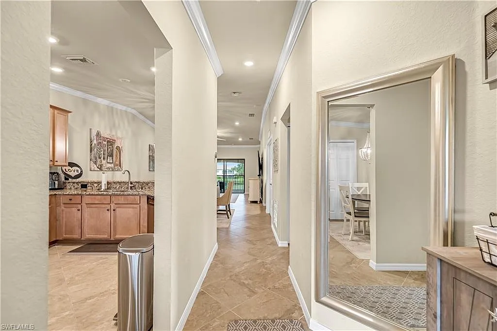 2 bed, 2.0 bath, 1549 sqft, $5,500 — Photo 2