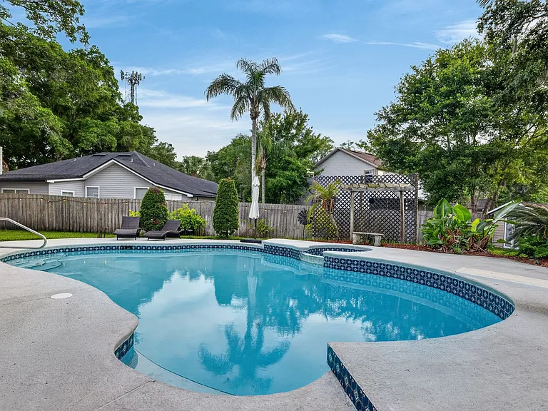 9370 Jaybird Cir E — Photo 35
