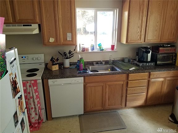 5th image of 3022 NE 178th St