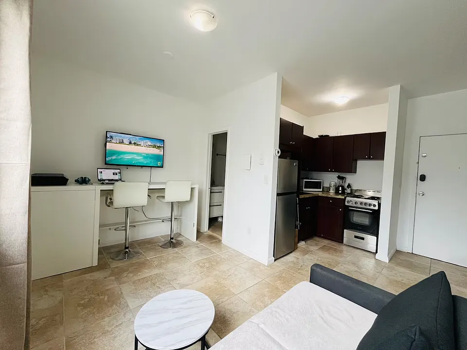 860 Meridian Ave #2