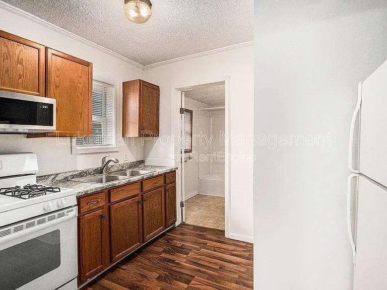 527 Idaho Ave — Photo 10