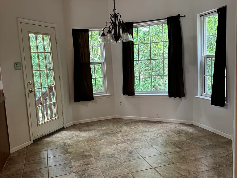 102 Elm Tree Ct — Photo 11