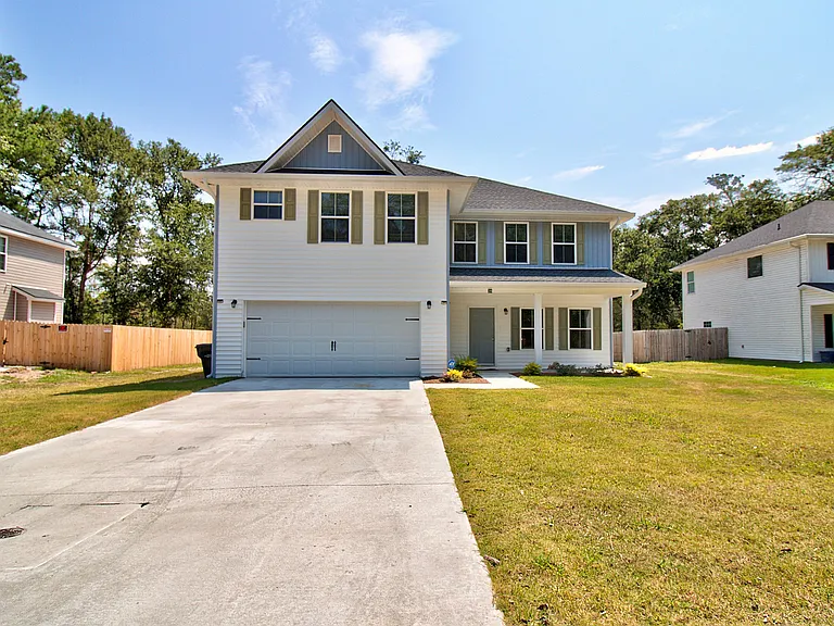 38 Griffin Rd — Photo 2