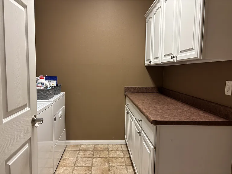 420 Community Dr #203 — Photo 6