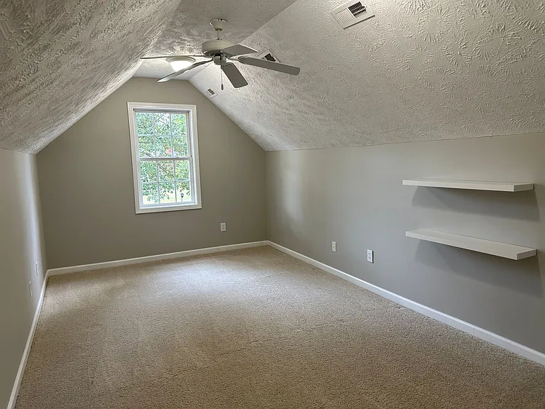 112 Harvest Ln — Photo 36