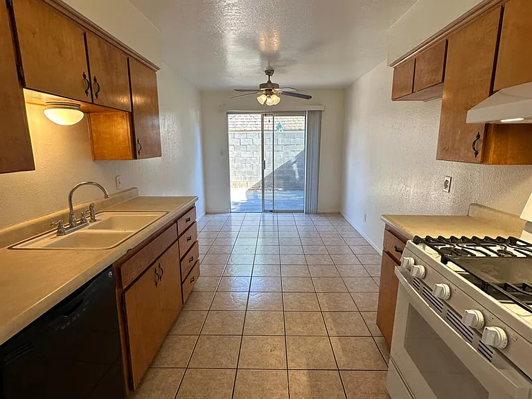 481 Minnewawa Ave #101 — Photo 5