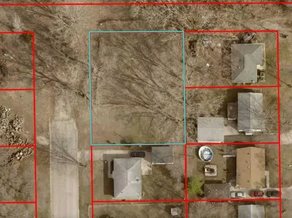 Homer St, Waterloo, IA 50703