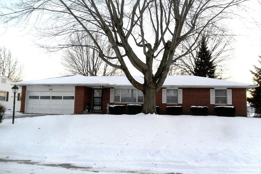 1st image of 2527 NW B St