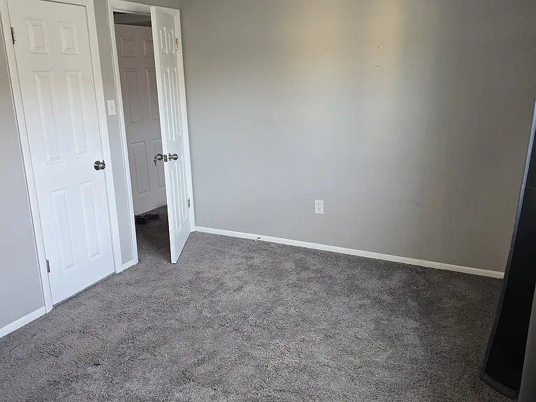 Brookside Dr — Photo 4