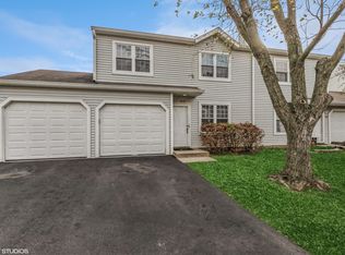 517 Normandie Ln, Round Lake Beach, IL