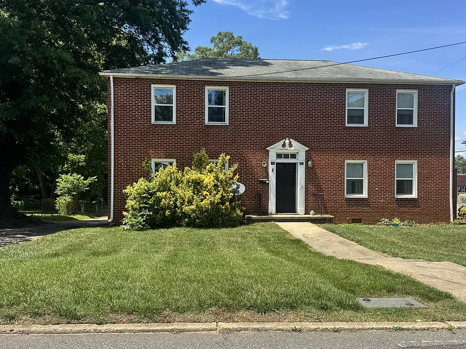 423 N Center St