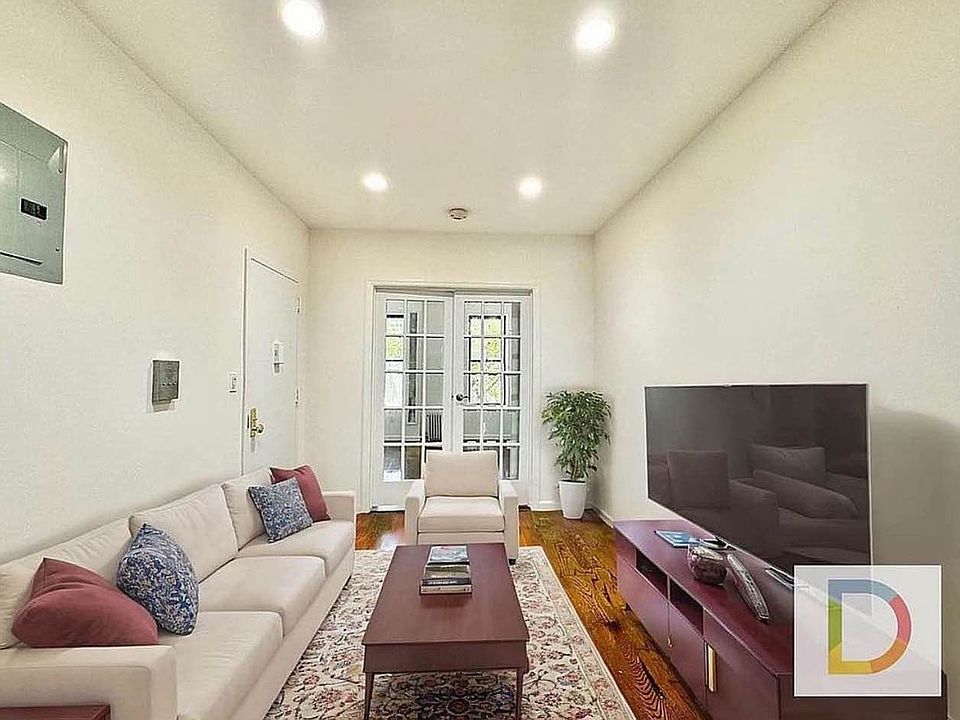 1st image of 568 Baltic St APT 3L