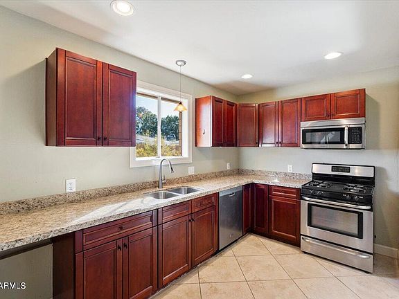 2nd image of 1518 E PINCHOT Avenue