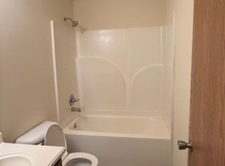 21 Village West Ct APT 201, Washington, MO 63090