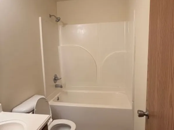 21 Village West Ct APT 201, Washington, MO 63090