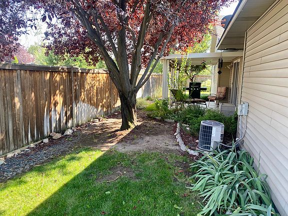 3rd image of 6066 N Lakeshore Way
