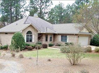 6 Hunter Ct, Southern Pines, NC 28387