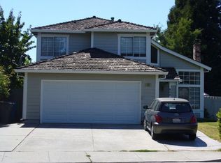 800 Arcadia Dr, Vacaville, CA 95687