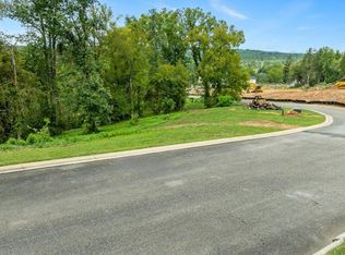 120 Black Oak Dr, Oak Ridge, TN 37830